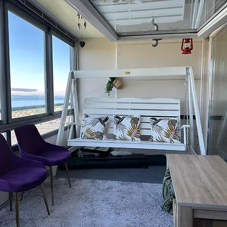ホームステイ Miracle Tromso, Cozy Double Bed Private In A Shared With Stunning Views