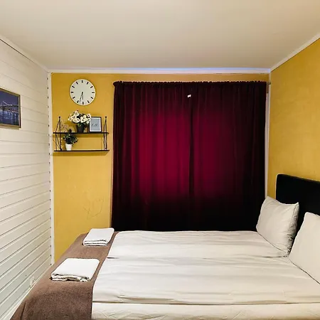 Miracle Tromso, Cozy Double Bed Private In A Shared With Stunning Views