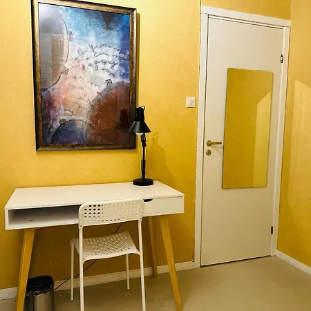 ホームステイ Miracle Tromso, Cozy Double Bed Private In A Shared With Stunning Views トロムソ